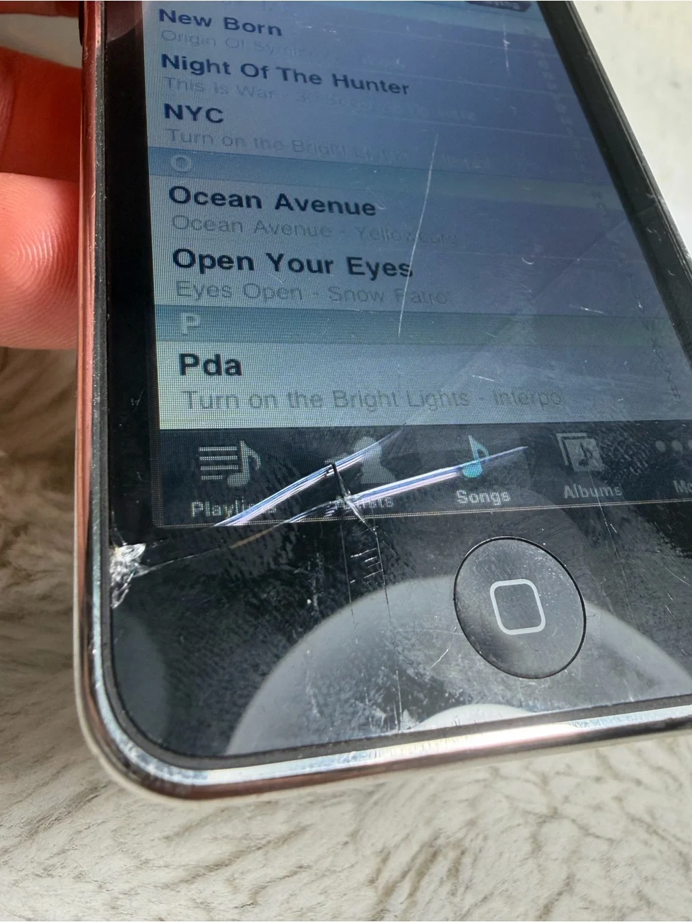 Apple ipod touch 3rd Generation 16 gb (read